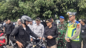 Akselerasi Pendapatan Daerah: Wali Kota Cimahi Pantau Langsung Razia Pajak Kendaraan dan Dorong Kepatuhan Warga