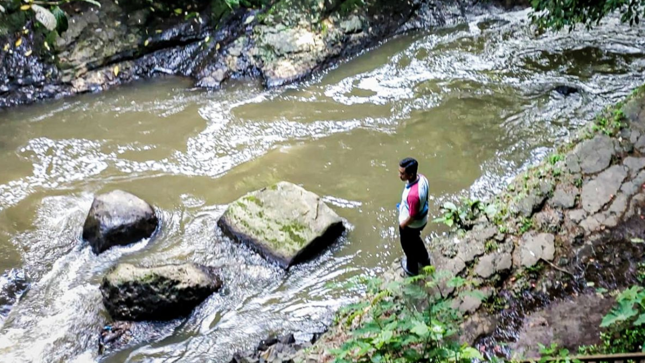 Insiden di Sungai Cikapundung: Seorang Pria Hanyut Terbawa Arus Saat Mencuci Alat Kerja, Tim SAR Gabungan Gelar Operasi Pencarian