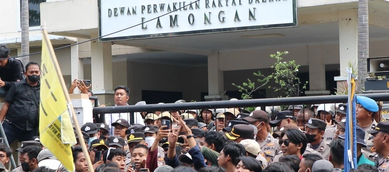 Aksi Blusukan Anggota DPRD Lamongan Urus KTP Berujung Kekecewaan: Pelayanan Publik Jadi Sorotan
