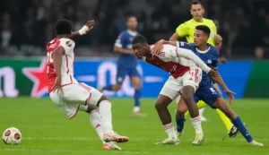 Aksi Kontroversial Steven Berghuis di Laga Ajax Mengundang Kecaman Keras