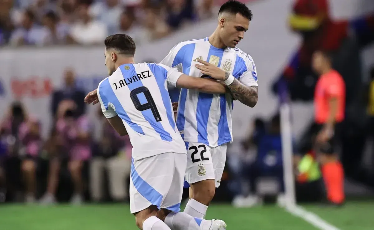 Argentina Melaju ke Semifinal: Julian Alvarez dan Lautaro Martinez Runtuhkan Tembok Gregor Kobel