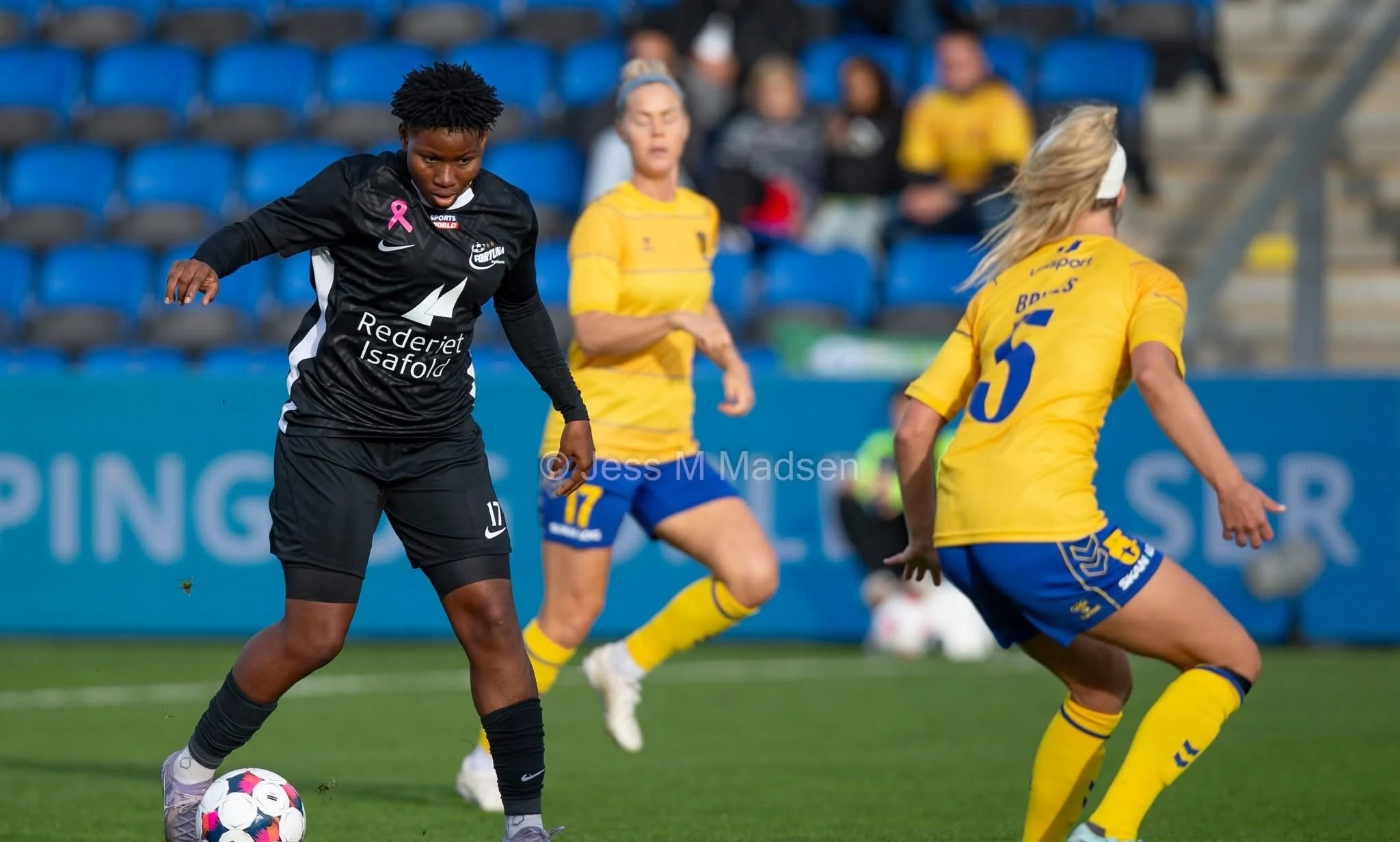 Bintang Super Falcons Joy Omewa Resmi Berlabuh ke BK Häcken
