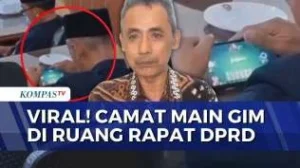 Camat Klarifikasi Usai Video Dirinya Asyik Main Gim di Ruang Rapat DPRD Viral, Ini Katanya!