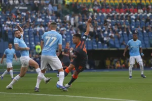 Dinamika Sepak Bola Global: Dari Debut Casemiro hingga Ambisi Inter Milan
