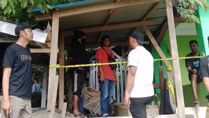 Geger Penemuan Jenazah Pria di Tangsel: Warga Parit Padang Ditemukan Tewas Membengkak di Belakang Rumah