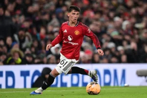 Gejolak Manchester United F.C.: Dari Perburuan Bintang Brasil hingga Masa Depan Cerah Shea Lacey