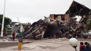 Gempa Hari Ini Guncang Sulawesi: Warga Polewali Mandar Berhamburan Keluar Kantor