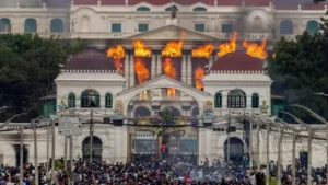 Hasto Respons Isu Demo Besar-besaran Agustus, Ingatkan Soal Revolusi Nepal