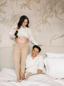 Kabar Bahagia, Chelsea Islan Melahirkan Anak Pertama, Namanya Indah Terangkai Panjang [titlebase]