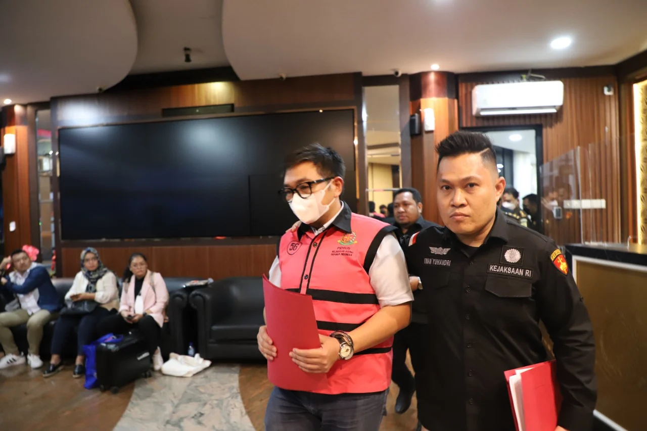 Ketimpangan Penahanan Tersangka: Keputusan Penyidik Kejagung Bikin Pengacara Don Ritto Syok