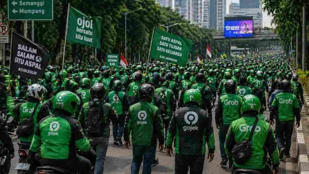Komisi 8 Persen Berlaku: Antara Harapan Kesejahteraan dan Realita Pendapatan Ojol