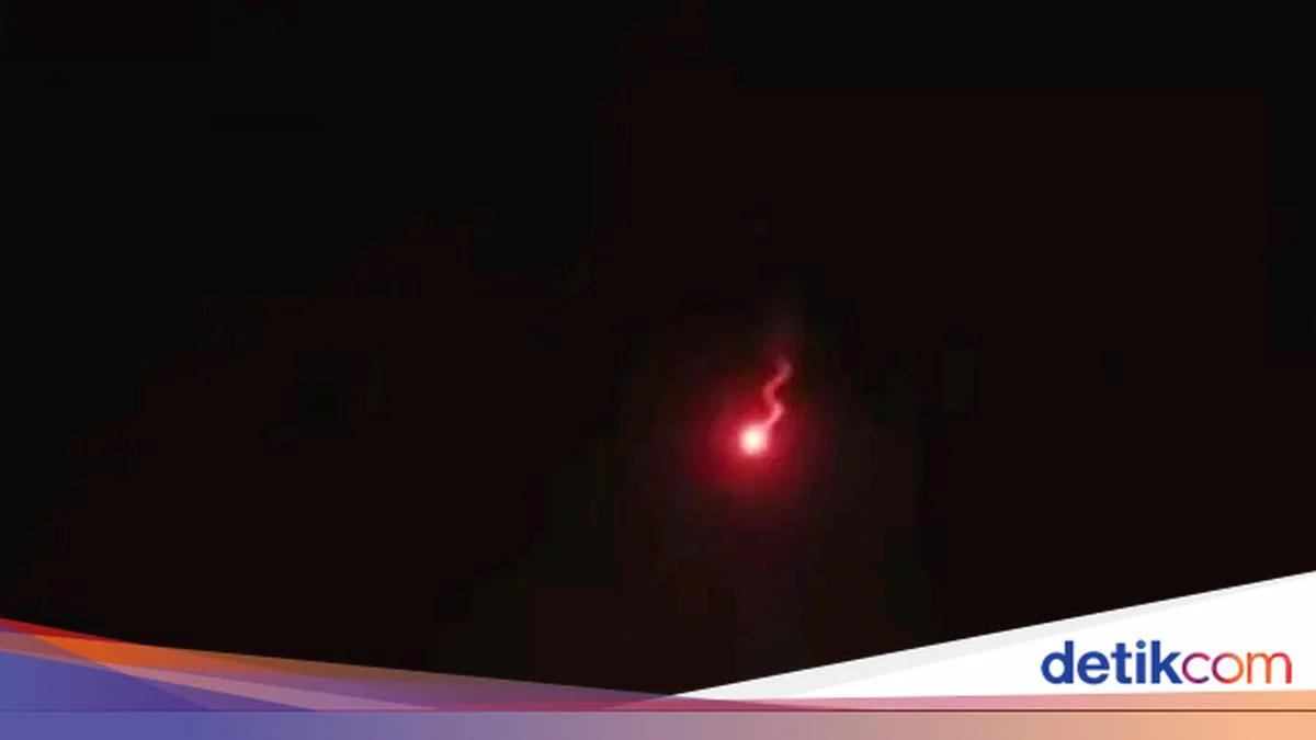 Misteri Terpecahkan: Ahli Astronomi Ungkap Asal-usul Meteor Superterang di Langit Jogja hingga Cirebon