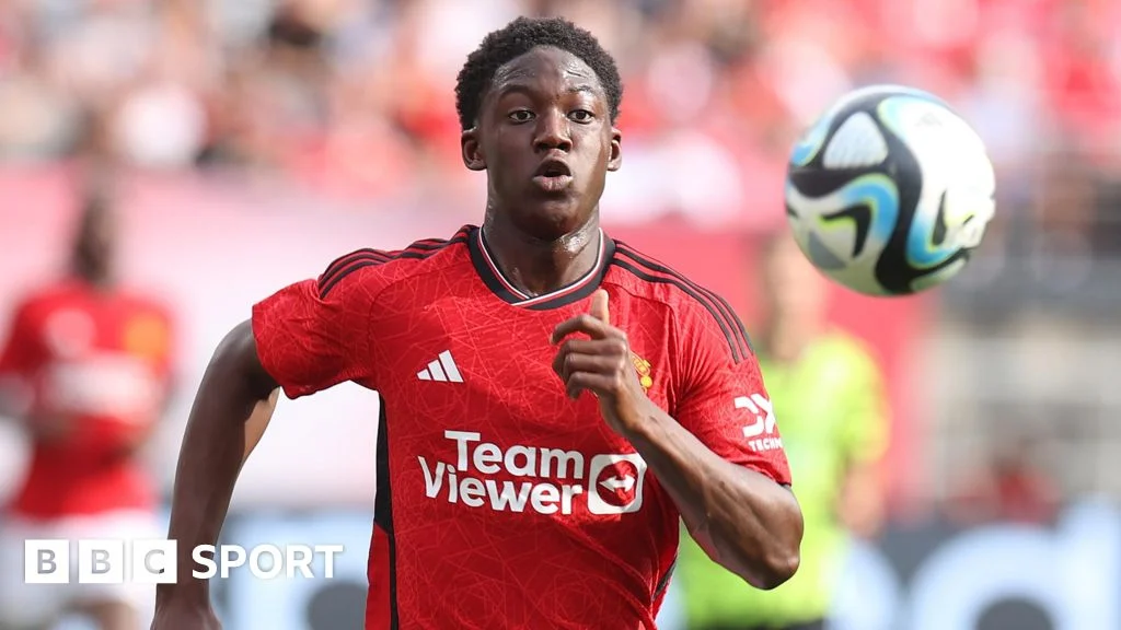 Paul Ince Pertanyakan Kebijakan Transfer Manchester United Terkait Kobbie Mainoo
