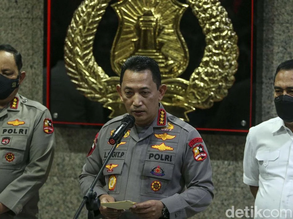 Polri Lakukan Perombakan Besar: Daftar Mutasi Perwira Polri Terbaru, 4 Perwira Promosi Irjen, 24 Pangkat Brigjen, 48 Perwira Kombes [titlebase]