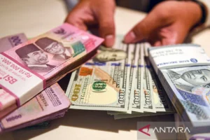 Rupiah Tertekan, Proyeksi Rupiah Jumat (17/7): Pasar Cermati Arah Kebijakan The Fed