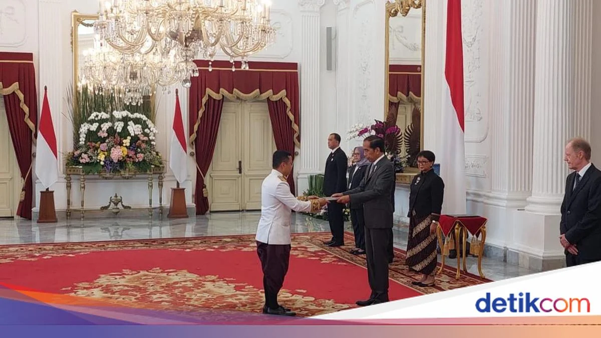 Safari Diplomatik dan Dinamika Hukum: Jokowi Terima Dubes Qatar hingga Konsolidasi Alumni UGM