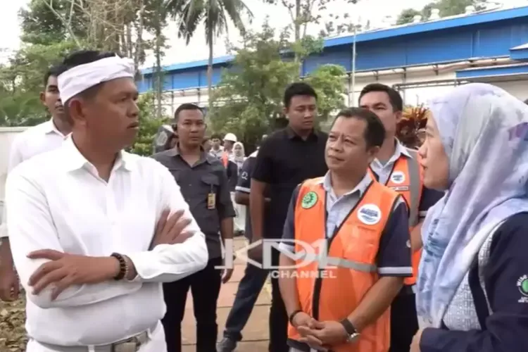 Sidak Memilukan: Dedi Mulyadi Menangis Saat Sidak Pabrik Batu Kapur, Buruh Digaji Tak Layak dan Tidak Punya BPJS