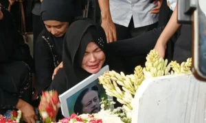 Sikap Tak Terduga Karina Ranau Usai Didorong Hingga Terpental, Istri Epy Kusnandar: Biar Jera