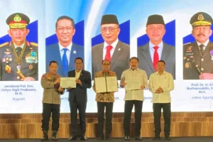 Sinergi Penegakan Hukum: Potret Kompak 5 Pimpinan Lembaga, Kapolri hingga Jaksa Agung Salam Komando di Harkopnas