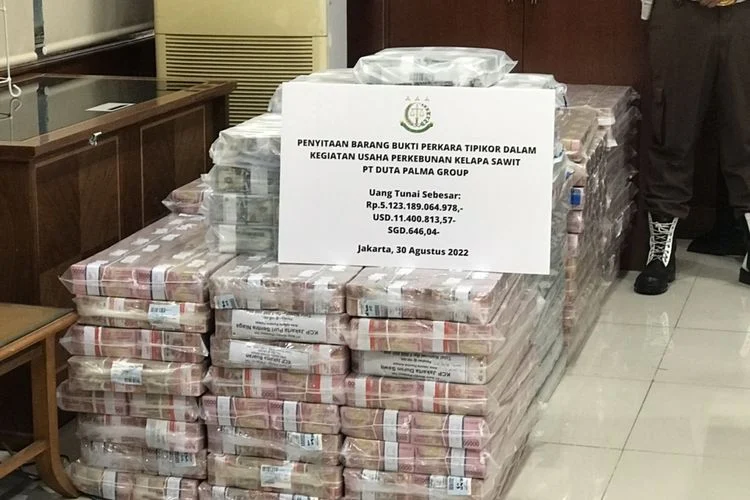 Skandal Korupsi Mengguncang Kejaksaan, Uang Tunai dan Emas Miliaran Rupiah Indonesia Disita