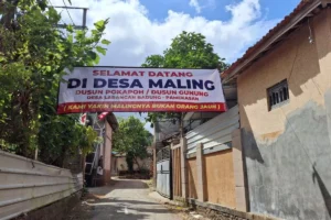 Teror Curanmor di Wonosobo: Spanduk ‘Halal Gantung Maling’ Jadi Peringatan Keras Warga