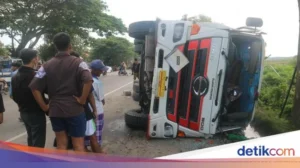 Tragedi Berdarah Pantura: Update Tabrakan Maut Rombongan Pengantin di Pantura Indramayu: Korban Jiwa Melonjak Jadi 13 Orang