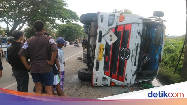 Tragedi Berdarah Pantura: Update Tabrakan Maut Rombongan Pengantin di Pantura Indramayu: Korban Jiwa Melonjak Jadi 13 Orang