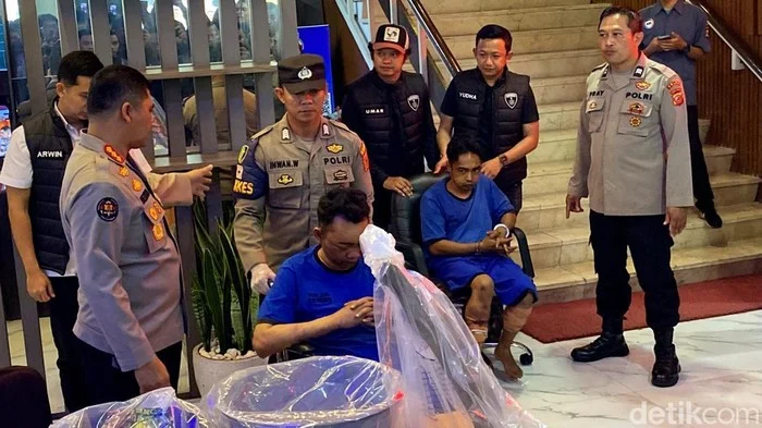 Tragedi Maut di Jalur Pantura: Ketika Kecelakaan Beruntun Menjadi Pembunuh satu keluarga di Indramayu divonis mati, ibu korban: Saya puas sekali [titlebase]
