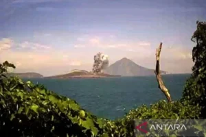 Aktivitas Vulkanik Meningkat, Gunung Anak Krakatau Delapan Kali Meletus, Status Siaga [titlebase] Diberlakukan