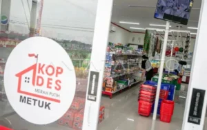 Benarkah Toko Kelontong Dilarang Jualan di Dekat Kopdes Merah Putih? Mendes Yandri Buka Suara