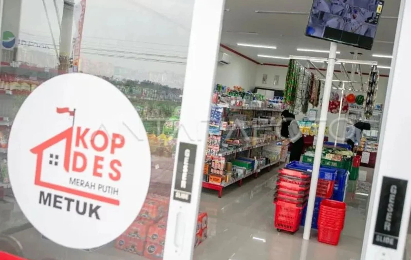 Benarkah Toko Kelontong Dilarang Jualan di Dekat Kopdes Merah Putih? Mendes Yandri Buka Suara