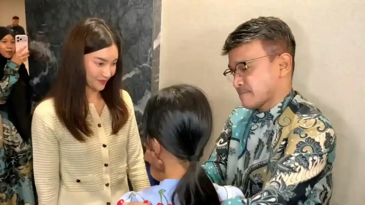 Drama Hak Asuh Anak Memanas: Sarwendah Siap Bertemu Ruben Onsu, Tapi Sang Mantan Tak Hadiri Sidang Hak Asuh Anak [titlebase]