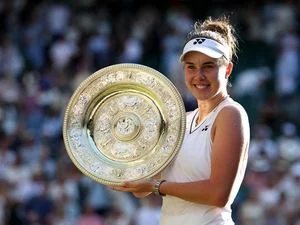Fenomena Linda Noskova, Baru 21 Tahun Sudah Jadi Juara Wimbledon 2026