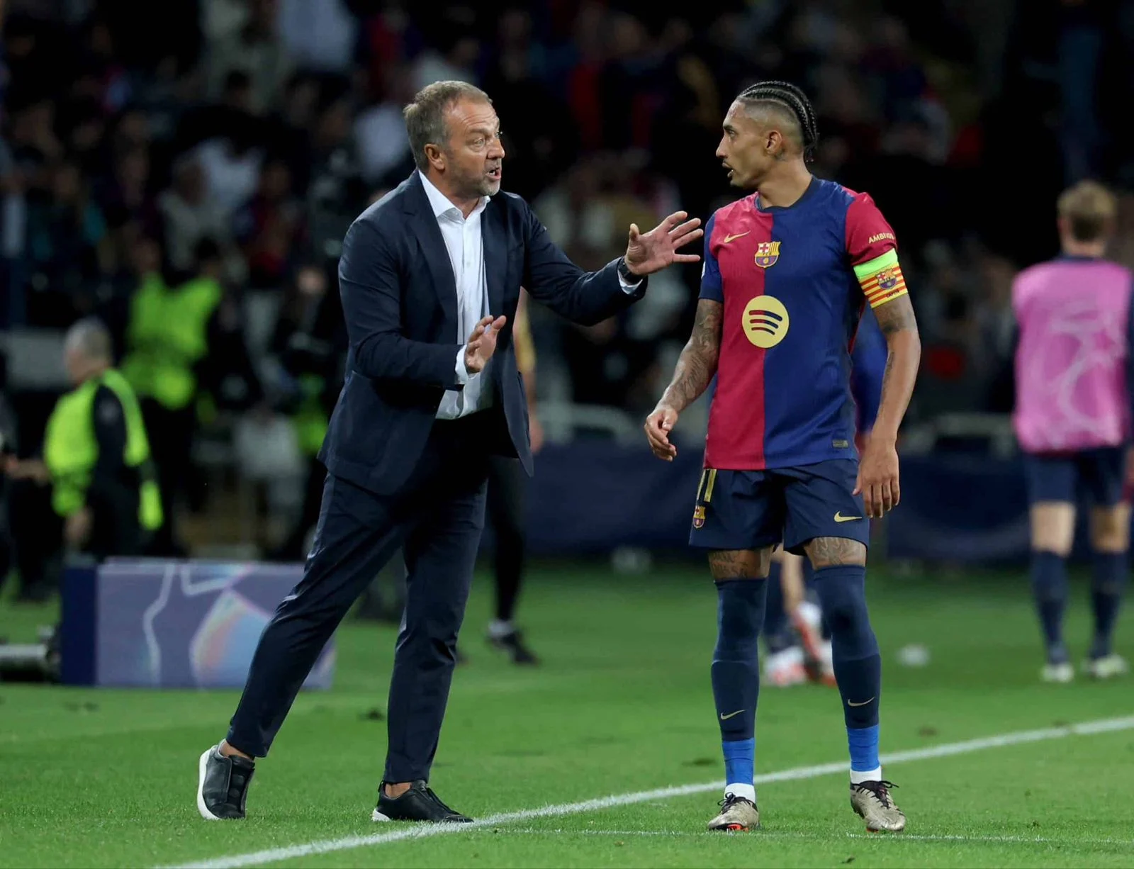 Hansi Flick Buka Suara soal Julian Alvarez, Debut Karim Adeyemi Belum Berbuah Gol: Barcelona Terjepit Situasi Kontrak