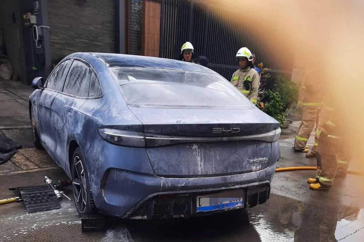 Investigasi Mendalam: Jawaban BYD Indonesia Terkait Kasus BYD Seal yang Terbakar di Tol