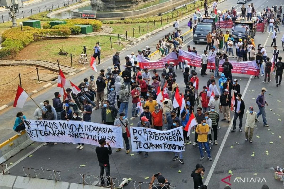 Jakarta Memanas: Massa gelar aksi bela Palestina di Patung Kuda, Jalan Merdeka Selatan ditutup