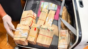 Jejak Harta di Balik Kasus Korupsi: Foto: Barang bukti hasil penggeledahan rumah di Sentul terkait kasus korupsi [titlebase] Mengungkap Fakta Baru