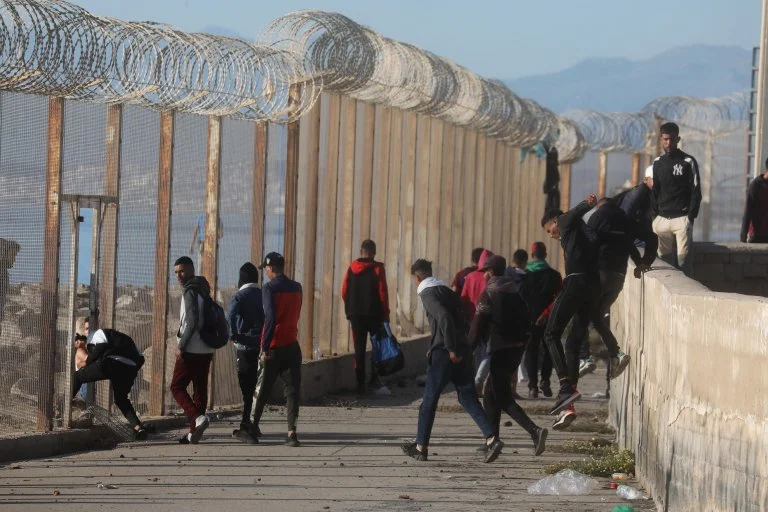 Krisis Perbatasan Ceuta: Spanyol Tegaskan Pemulangan Massal Imigran Maroko