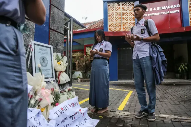 Ngeri! Detik-detik Siswa 14 Tahun Lakukan Dugaan Aksi Tembak di Sekolah, Siswa Berlarian