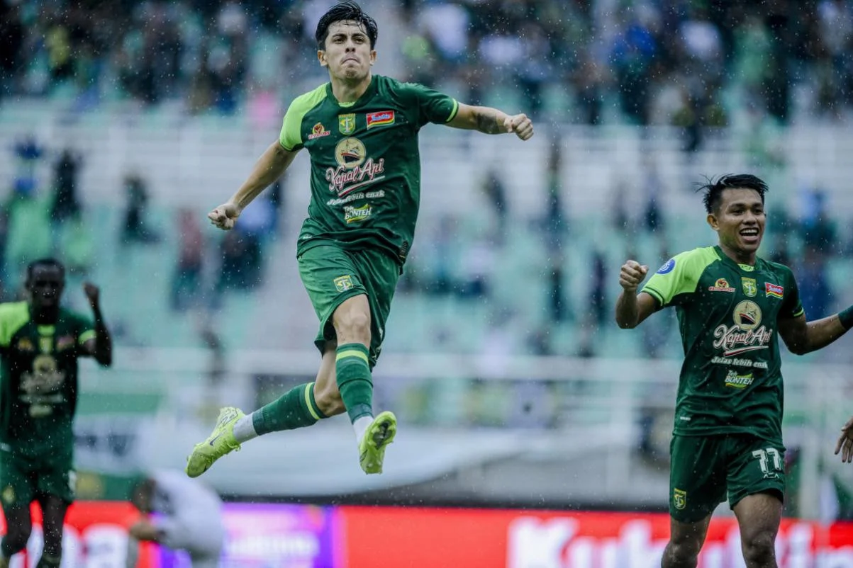 Persiapan Intensif Persebaya vs PSIS: Bajul Ijo Menggila di Thailand, Mahesa Jenar Uji Taji di Sidoarjo