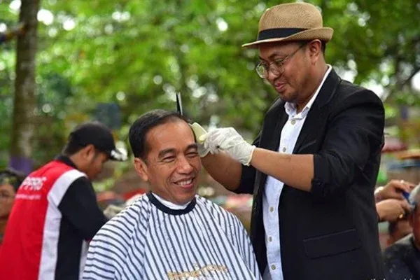 Polemik Tukang Cukur Bogor diintimidasi pihak camat: tak pasang bendera ‘belum merdeka’ [titlebase] Memicu Reaksi Publik