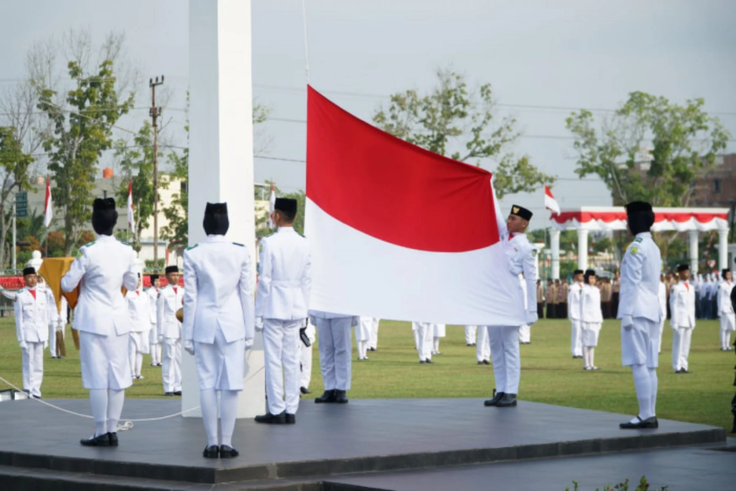 Refleksi Semangat Kebangsaan: Dari Doa Upacara Hari Kemerdekaan 17 Agustus hingga Pengabdian Polri