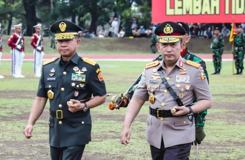 Sinergi Keamanan Nasional: Usai Temui Panglima TNI, Kapolri dan Jajaran Sambangi Kejagung, Singgung Peluang Tingkatkan Kemitraan [titlebase]