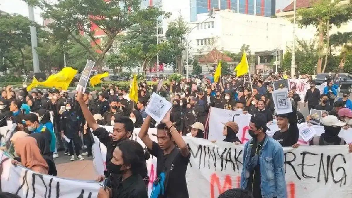 Situasi Terkini Jakarta: Aksi Mahasiswa di Gedung UOB hingga Polemik Demo Gedung OT