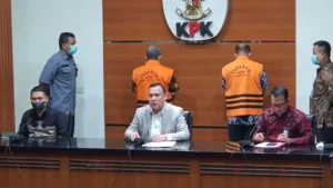 Skandal Suap Pemalang: 5 fakta staf KPK jadi tersangka kasus pemerasan bupati Pemalang: bocorkan penanganan perkara ke ayah [titlebase]