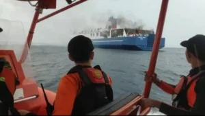 Tragedi Selat Lombok: KMP Putri Yasmin Hanyut ke Arah Samudera Hindia Usai Terbakar