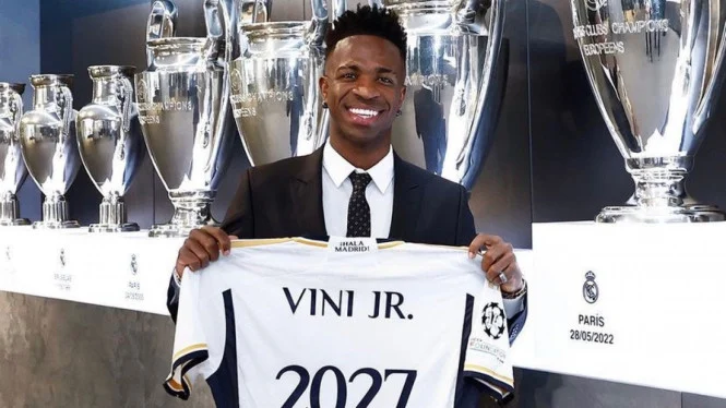 Vinicius Jr. Akhiri Spekulasi Transfer Usai Resmi Perpanjang Kontrak Real Madrid hingga 2032