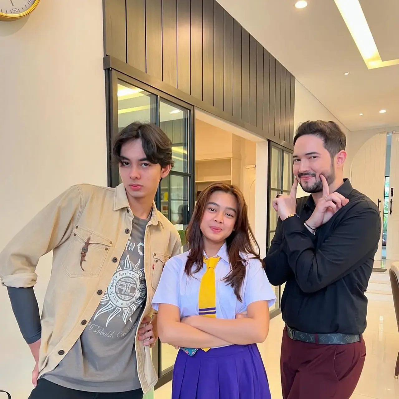 Aqeela Calista Jatuh Sakit, Momen Cast Asmara Gen Z Jenguk Aqeela Calista, Ada Harry Vaughan Hangatkan Suasana