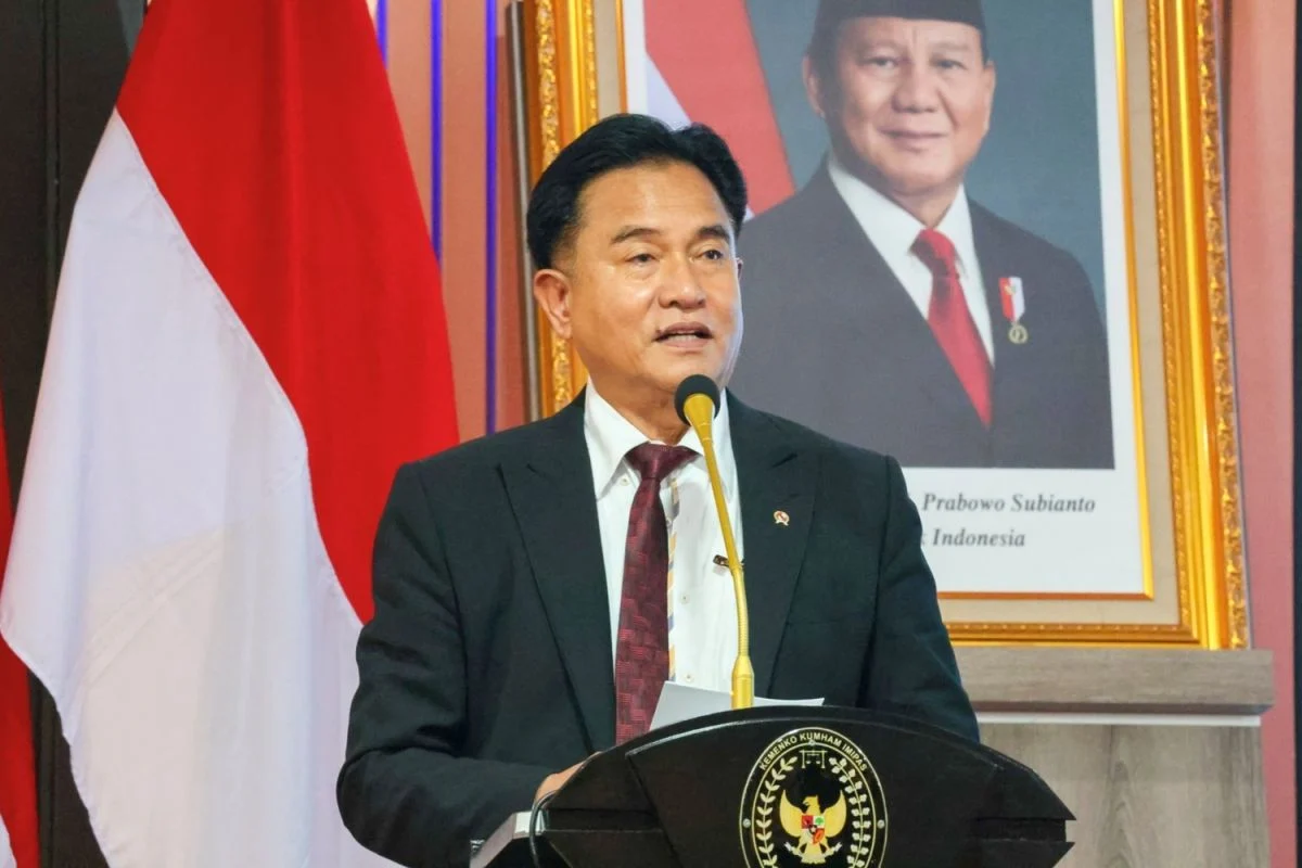 Klarifikasi Menko Yusril: Masyarakat Diminta Tetap Tenang Pasca Kericuhan 27 Agustus