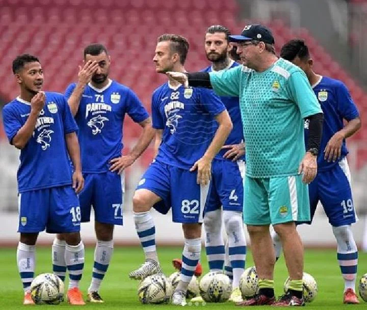 Persib Bandung Perpanjang Kontrak 3 Pemain Asing Hingga 2028, Siap Tampil di Empat Kompetisi